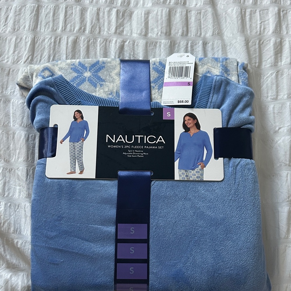 Nautica Women's Light Blue Fleece Pajama Set with Patterned Pants